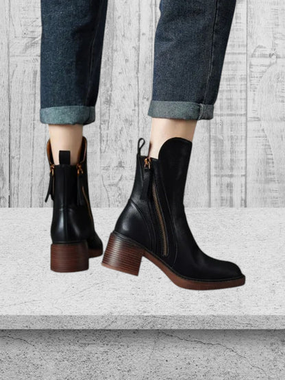 Margarete | Elegante Lederstiefeletten mit goldenem Reißverschluss und braunem Absatz für Damen | Schwarz 2