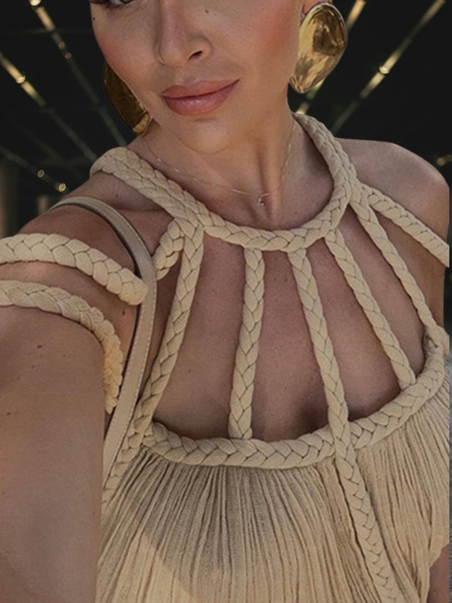 Mia | Drapiertes Maxi Kleid mit geflochtenen Details aus leichtem Polyester für Damen, ideal für den Sommer | Khaki 4