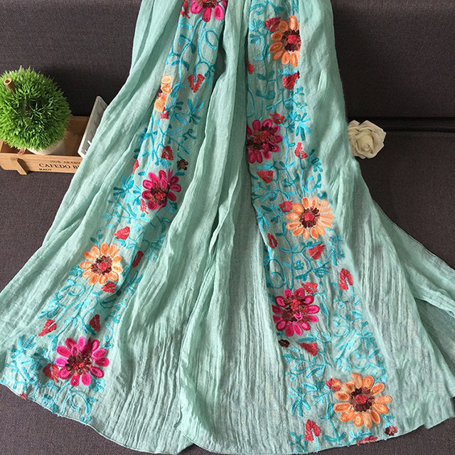 Schal für Damen | Leichtes, floral besticktes Tuch 1