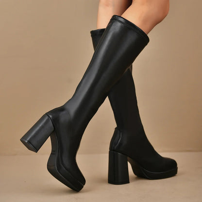 Schwarze Overknee Stiefel Flach mit Klobigem Absatz und Plateau für Damen 2