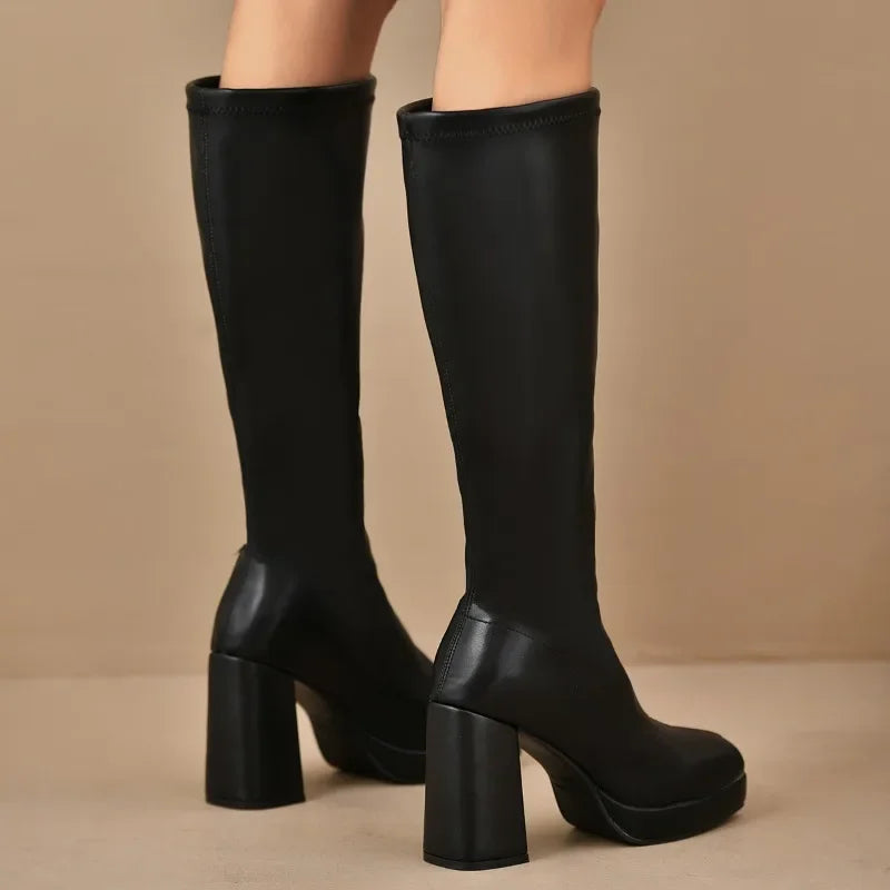 Schwarze Overknee Stiefel Flach mit Klobigem Absatz und Plateau für Damen 5