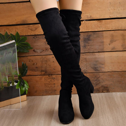 Schwarze Overknee Stiefel aus Kunstleder mit Blockabsatz und runder Spitze 1