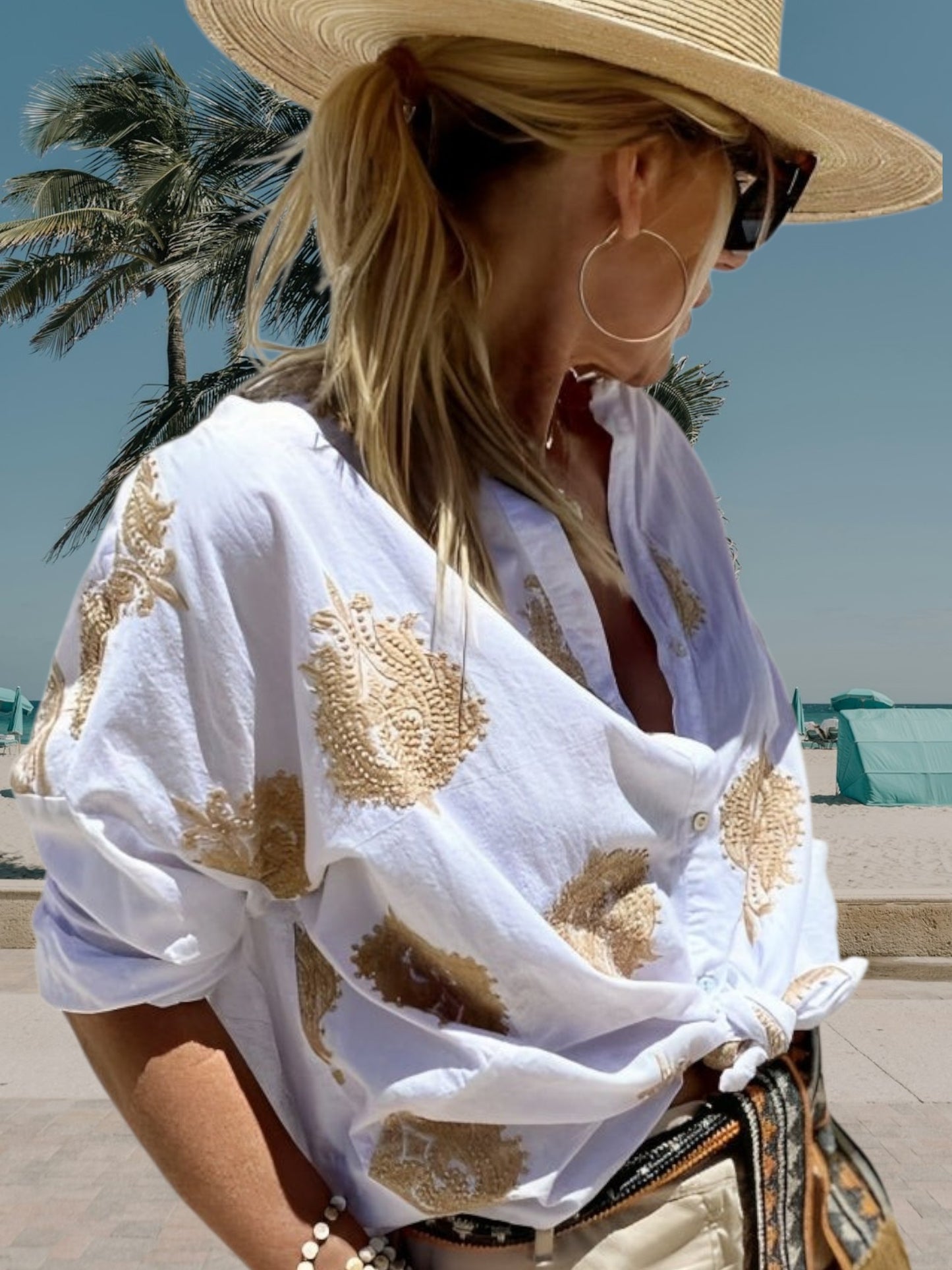Simone | Airy Damenbluse mit einzigartigem Rückendetail und verstellbaren Manschetten | WeiB