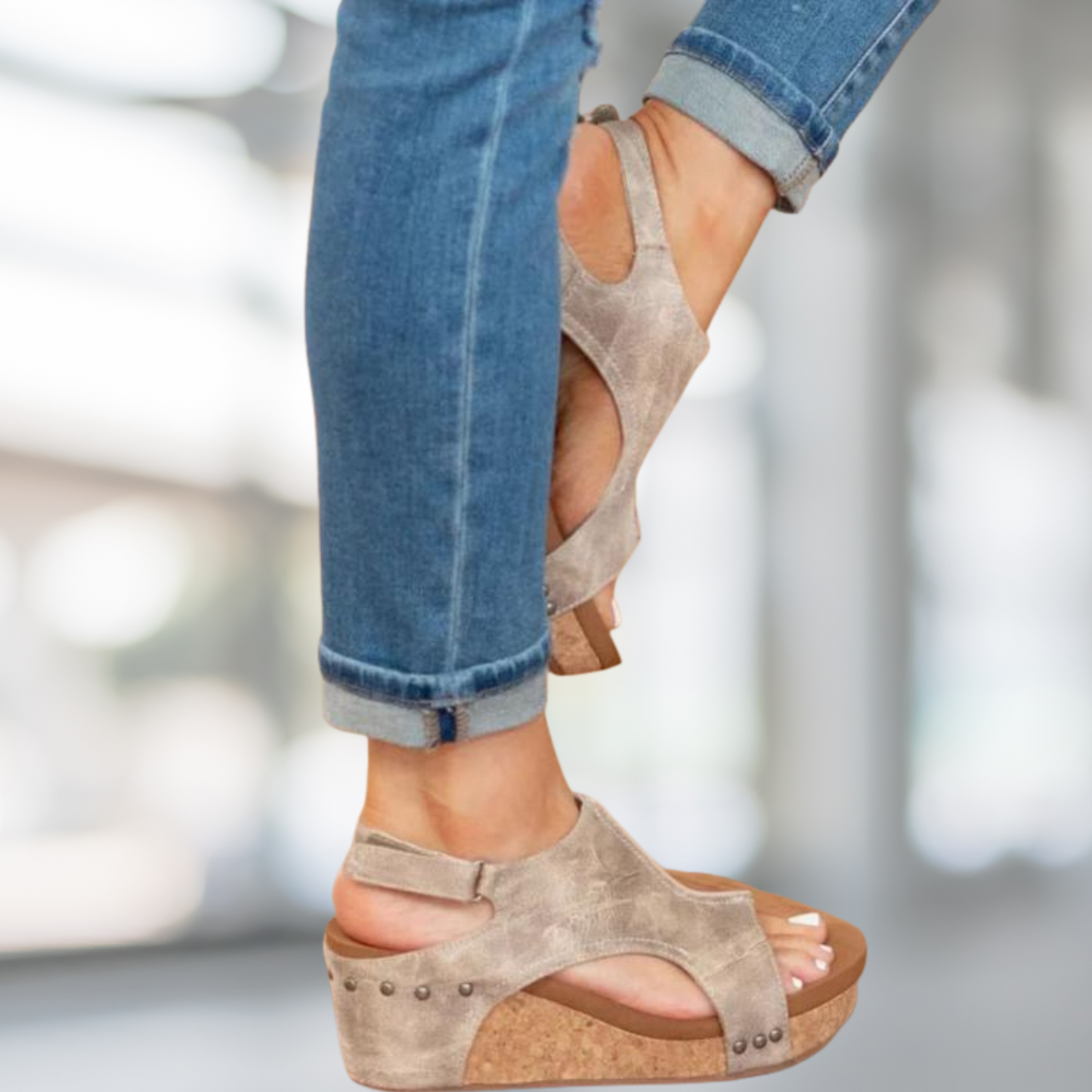 Sommerliche Ledersandalen mit sicherem Halt und einstellbaren Riemen | Beige