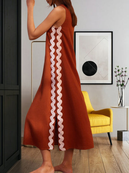 Teresita | Elegantes Maxikleid für Damen mit seitlichen Schlitzen aus leichtem Stoff für Sommer und festliche Anlässe | Braun 2