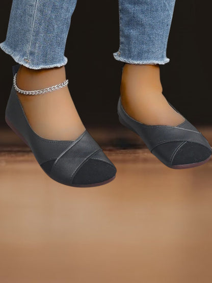 Tilde | Bequeme schwarze Ballerinas aus weichem PU-Leder für Damen, elegantes Slip-on Design | Schwarz 2