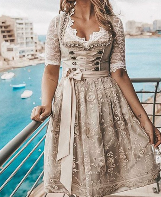Traditionelles Dirndlkleid | Schnürmieder | Oktoberfest-Outfit 0
