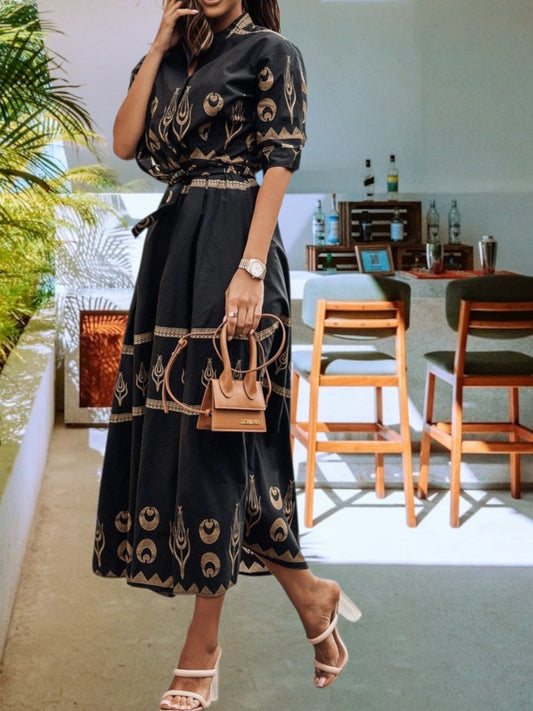 Vintage Maxi -Kleid - elegantes Hochtülendesign mit Knöpfen, Gürtel, Modedruck und kurzen Ärmeln