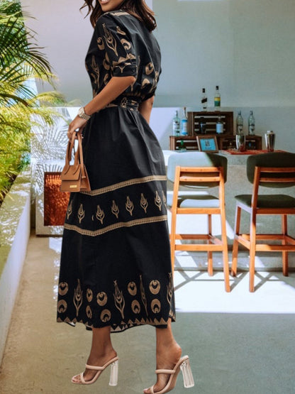 Vintage Midi -Kleid - elegantes Hochtülendesign mit Knöpfen, Gürtel, Modedruck und kurzen Ärmeln
