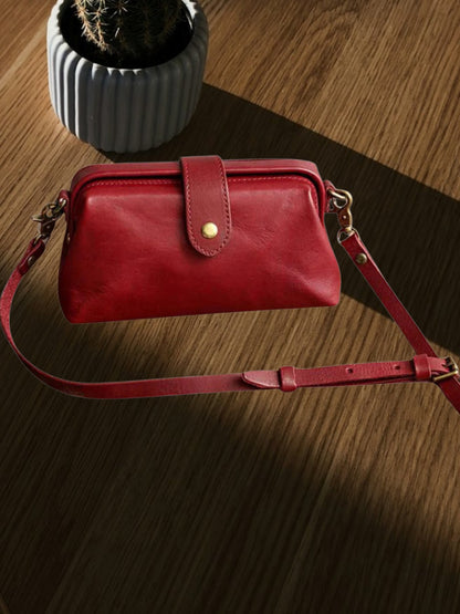 Zana | Elegante Damenhandtasche aus hochwertigem PU mit Vintage-Verschluss und großer Kapazität | Rot